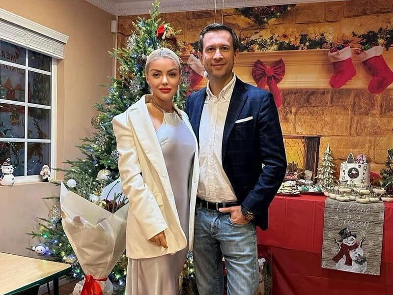 "Кохаю". Ступка показав фото з новою коханою "Кохаю". Ступка показав фото з новою коханою