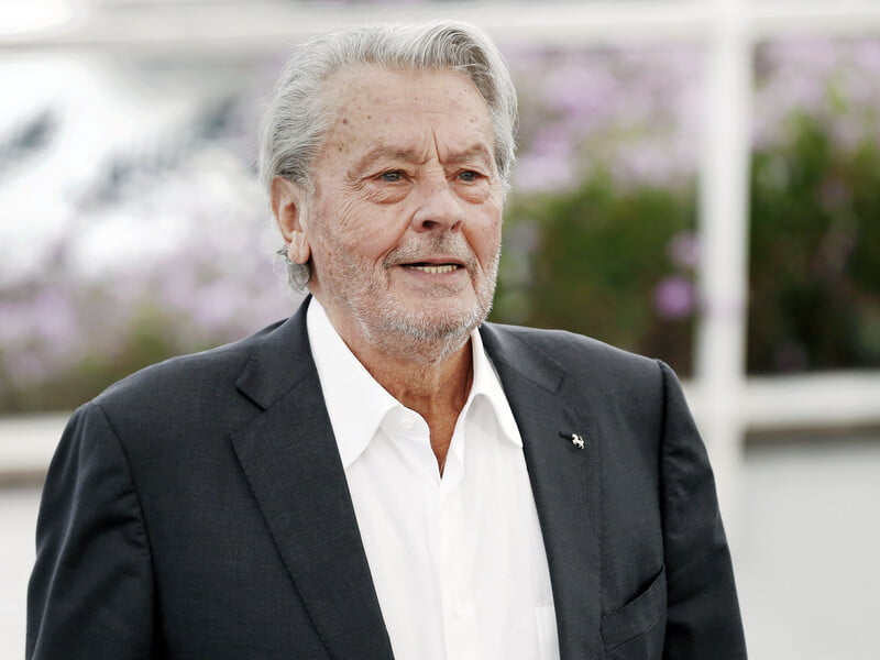 88-річний Делон позивається до свого 59-річного сина, який припустив, що актор відсвяткував "своє останнє Різдво"