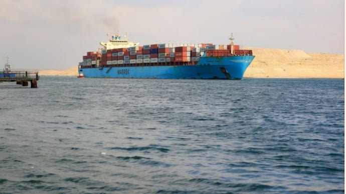 На тлі атак єменських хуситів: контейнерні перевезення подорожчали вдвічі через обхід суднами Червоного моря