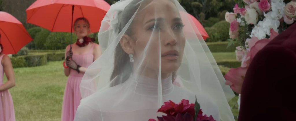 Дженніфер Лопес у кутюрній сукні Frolov у новому кліпі