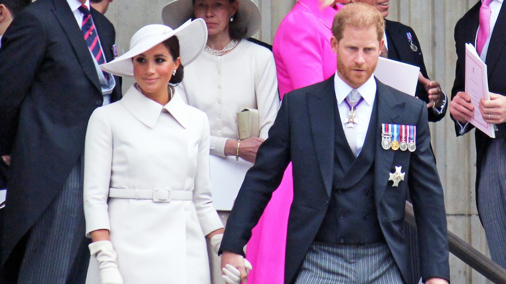 Схоже, конфлікт вичерпано: Вікторія Бекхем станцювала з невісткою на пляжі