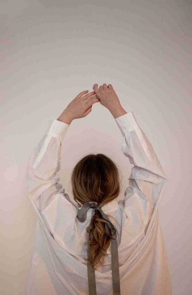 POTOTS’KA - нова українська співачка з емоційним голосом, випускає свій дебютний сингл «Фавор»