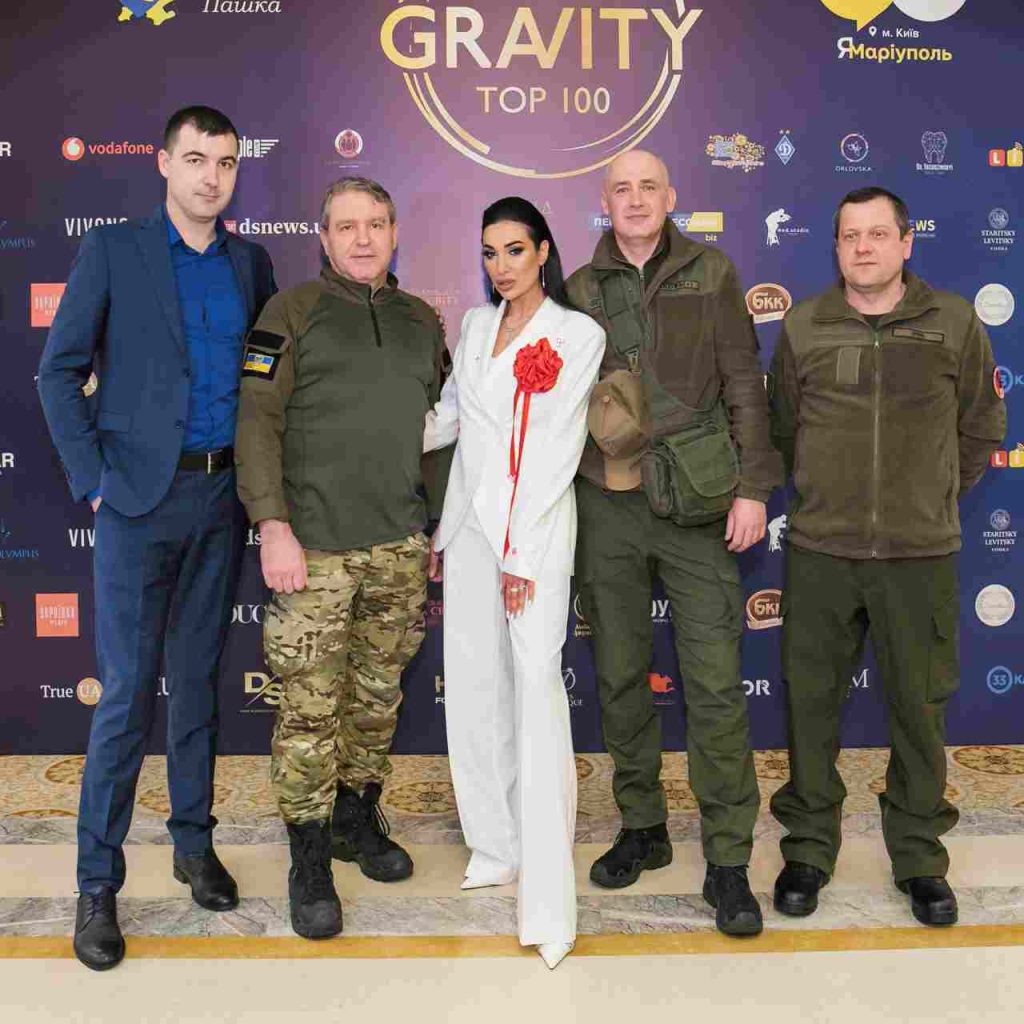 На «Business Gravity 2024. TOP - 100» нагородили благодійників, бізнесменів та представників креативних індустрій