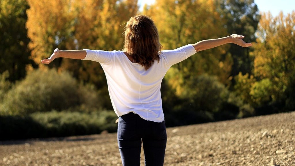 Не ображатися, а допомогти: психологи про ознаки тривожності у близьких людей