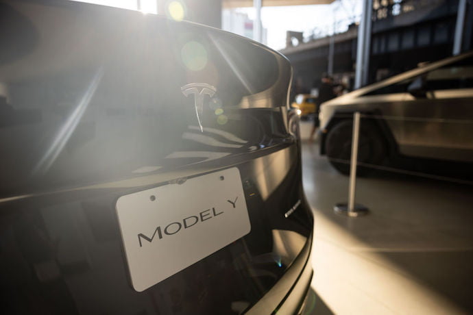 Tesla тимчасово знижує ціну на Model Y в США