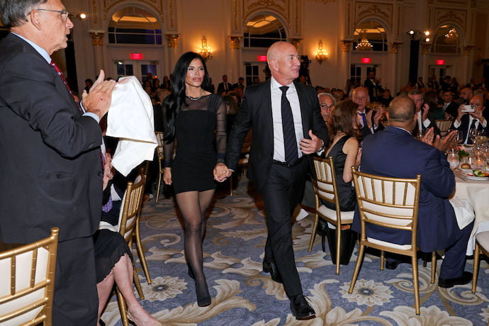 Безос продав акцій Amazon на 2 мільярди доларів