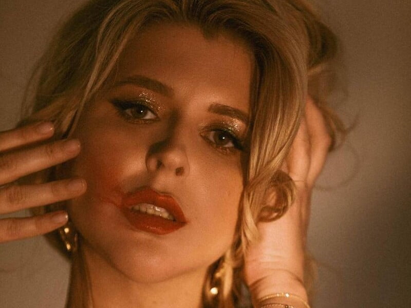 "Russian Red – таку назву досі має культовий відтінок губної помади". Кохана Кулеби розкритикувала канадську марку MAC