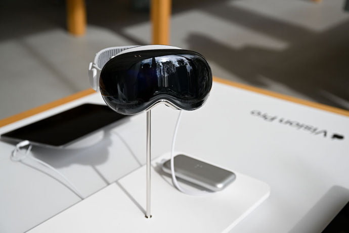 Apple Vision Pro потрапляють до Росії майже з подвійною націнкою 