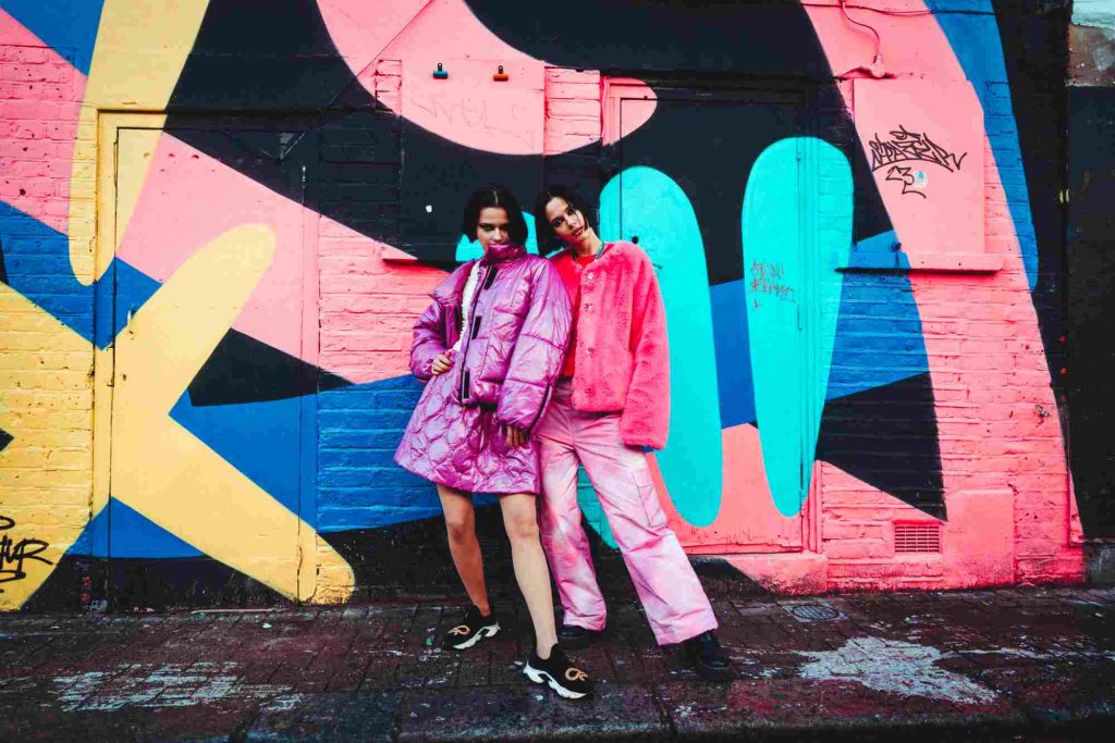 На концертах рок-зірок X Ambassadors в Польщі та Чехії зіграють українські близнючки з дуету Bloom Twins