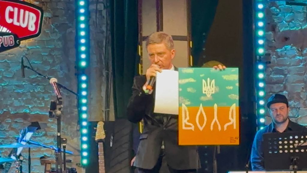 «Не ампутуй, а врятуй»: У Києві на благодійному аукціоні збирали кошти на операції захисникам