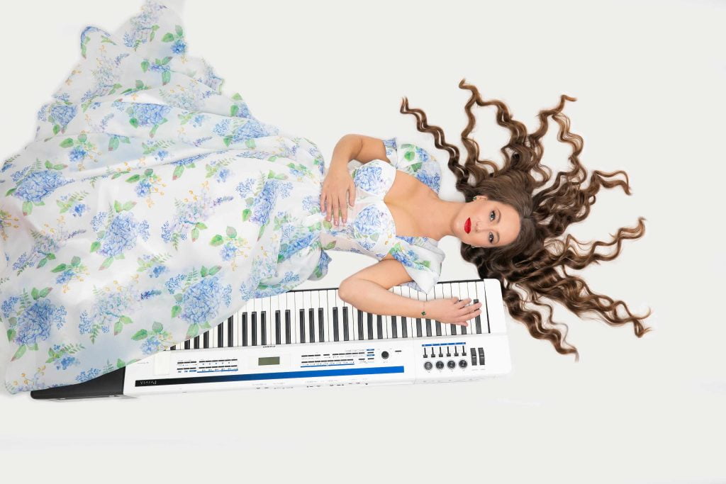 Люсьєна Винокурова представила пісню-оберіг, присвячену всім захисникам України