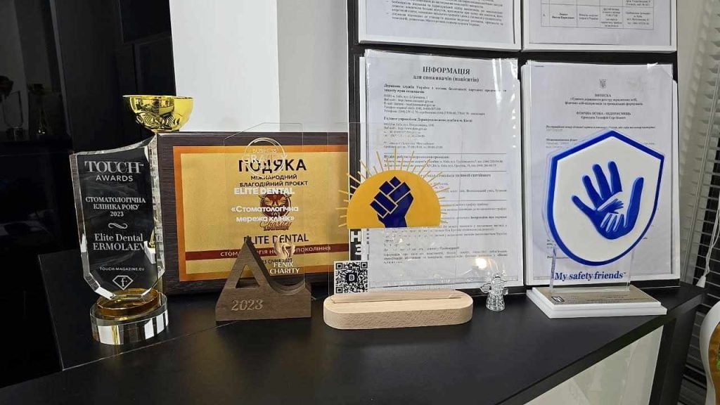 Стоматолога з Маріуполя Тимофія Єрмолаєва нагородили за благодійну та професійну діяльність. Elite Dental: соціально-відповідальний сімейний бізнес Стоматолога з Маріуполя Тимофія Єрмолаєва нагородили за благодійну та професійну діяльність