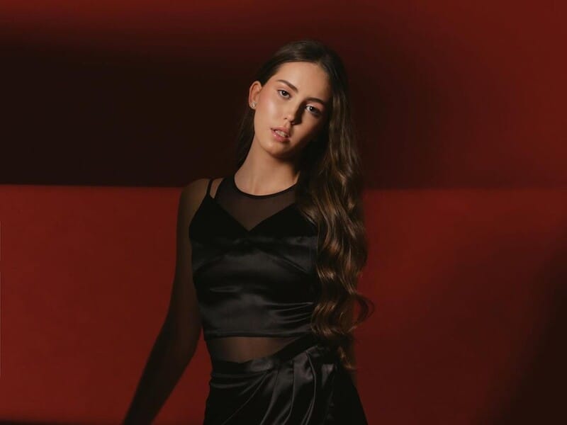 Співачка Tayna презентувала кліп на пісню "Хочу" про мрії й досягнення цілей. Відео