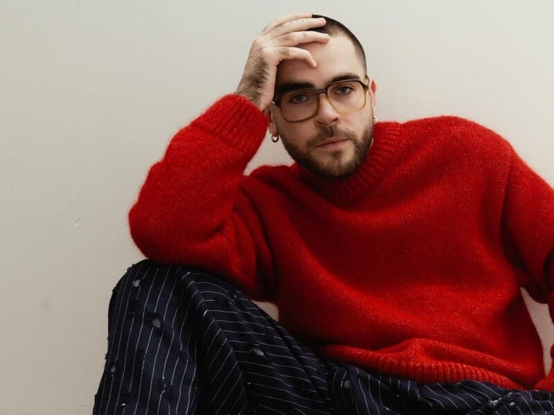 Фото Wellboy наклеїли на двері столичного туалету. Артист пригрозив владі Києва: "Буде позов, і ми виграємо цей суд"