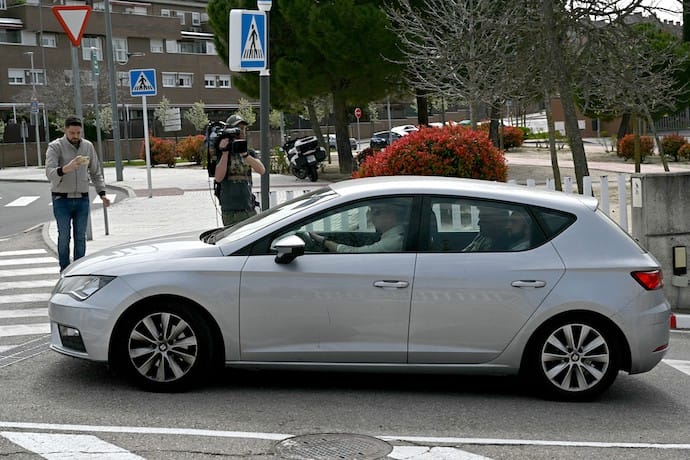 Продажі автомобілів в ЄС підскочили на 10%, але електромобілі простоюють