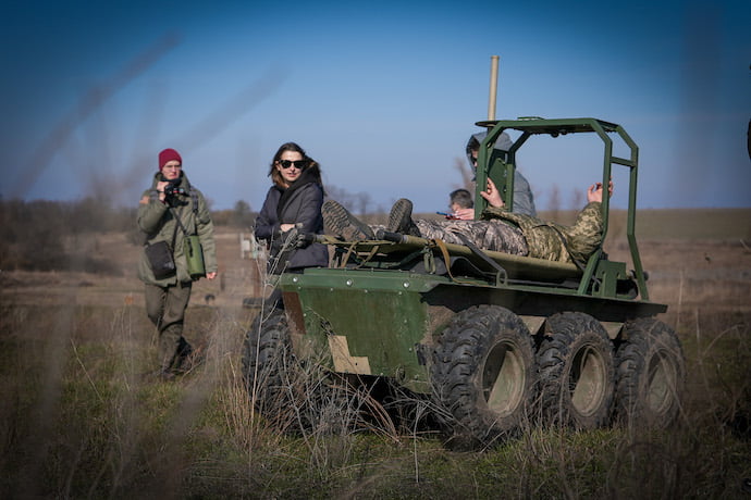 Поранених забиратимуть роботи: Мінстратегпром випробовує нові безпілотні наземні платформи