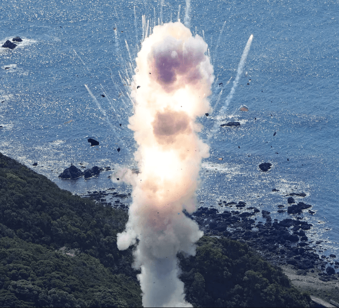 Ракета японської компанії Space One вибухнула через кілька секунд після запуску