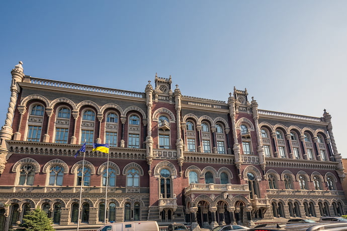 НБУ купив найбільшу кількість валюти на міжбанку з початку року