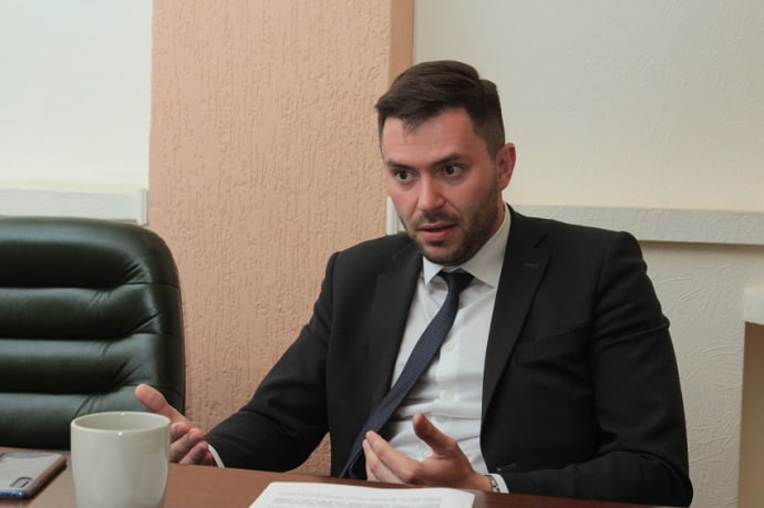 Через очільника НКЦПФР Україна може не отримати 1,5 мільярда доларів Через очільника НКЦПФР Україна може не отримати 1,5 мільярда доларів