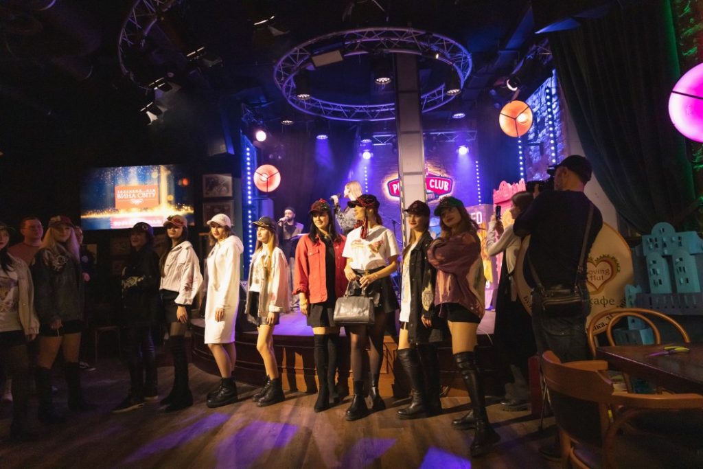 Артисти українського Євробачення та українські дизайнери об'єдналися у творчі колаборації заради допомоги нашим захисникам на Charity Party “Об'єднані мрією”