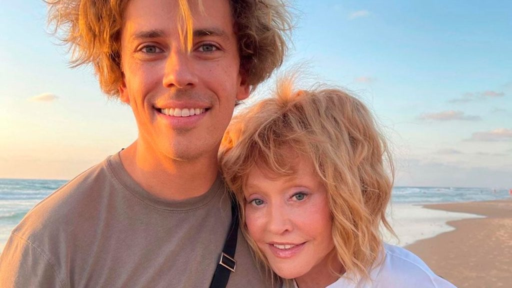 Алла Пугачова записала відеозвернення і відповіла на фейк росЗМІ