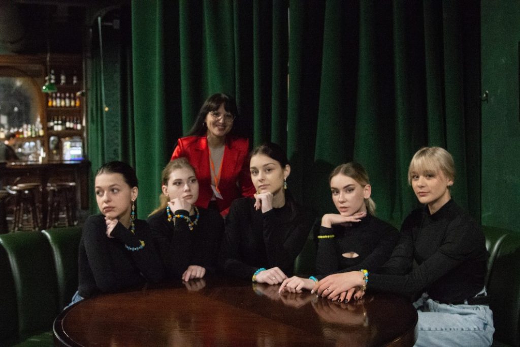 Артисти українського Євробачення та українські дизайнери об'єдналися у творчі колаборації заради допомоги нашим захисникам на Charity Party “Об'єднані мрією”