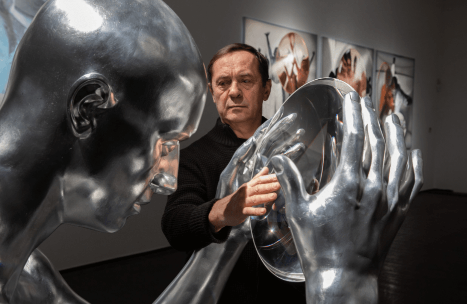 Чоловік говорить: художник Віктор Сидоренко Чоловік говорить: художник Віктор Сидоренко