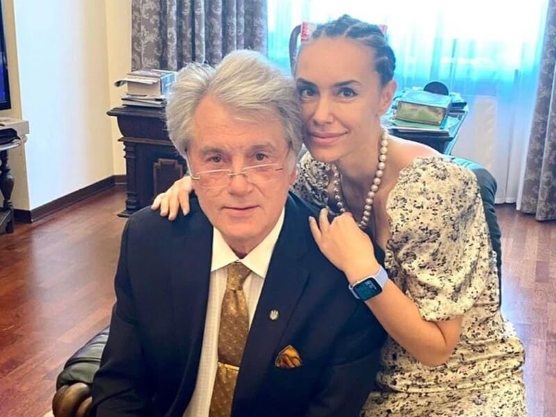 "Ти справжня нагорода, яку сам Бог подарував мені". Ющенко показав рідкісні сімейні фото зі своєю старшою дочкою від першого шлюбу