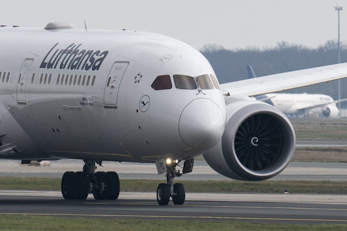 Lufthansa зупиняє польоти у міста Близького Сходу через атаки Ірану на Ізраїль