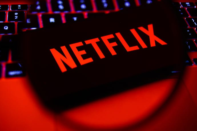 Акції Netflix впали на фоні заяви про припинення підрахунку передплатників