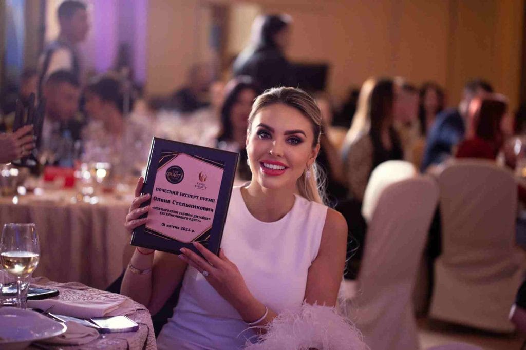 Дизайнерка та засновниця бренду ELEN OST Олена Стельникович отримала відзнаку за досягнення у fashion-індустрії