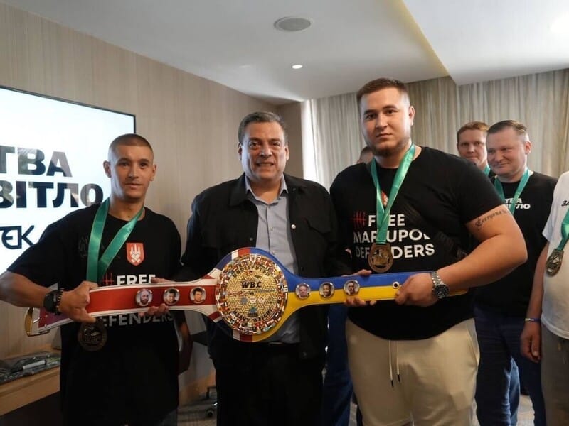 "Ви – герої людства". Глава WBC Сулейман привітав українських ветеранів у Ер-Ріяді "Ви – герої людства". Глава WBC Сулейман привітав українських ветеранів у Ер-Ріяді