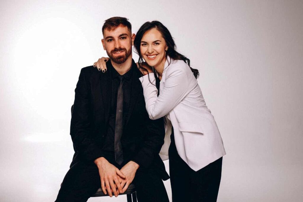 Це нагадує фільм з відкритим кінцем. Інструментальний твір від Karina Yarmolenko та Dima Zhyrnov