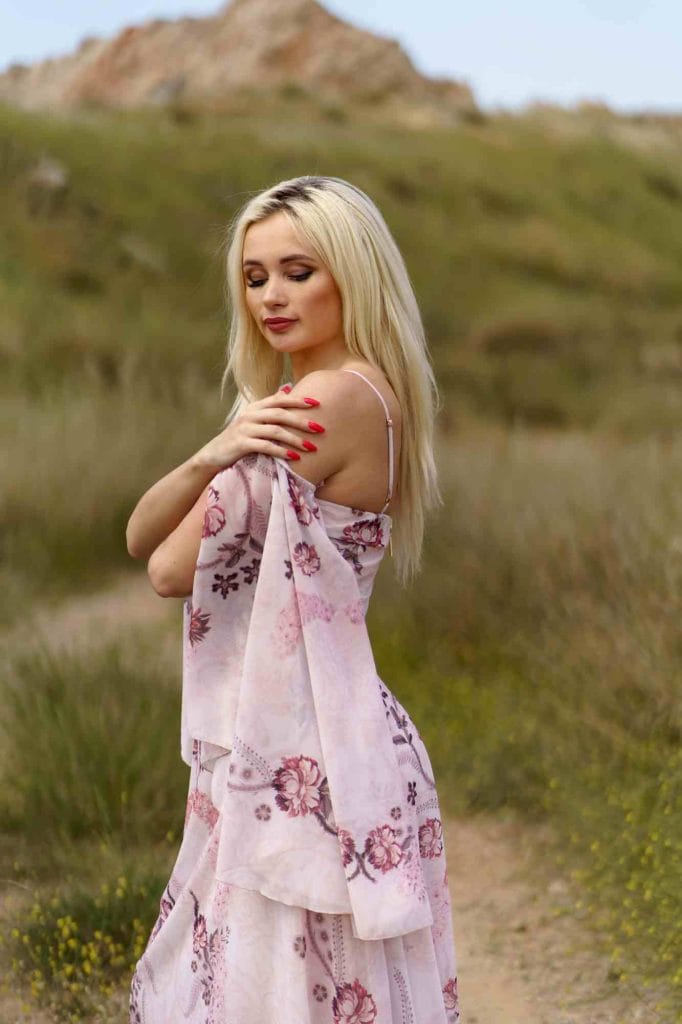 Angela — «Передзвони»: екранізація пісенного маніфесту про те, як втримати стосунки