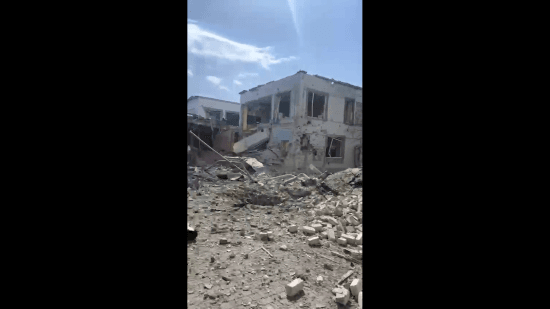 Зеленський відреагував на бомбардування Харкова: відео з місця удару