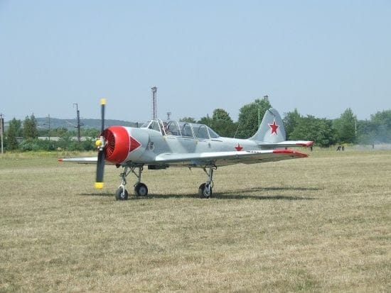 "Злив зсередини": експерт про оприлюднення у Мережі фото літака Як-52 в ангарі