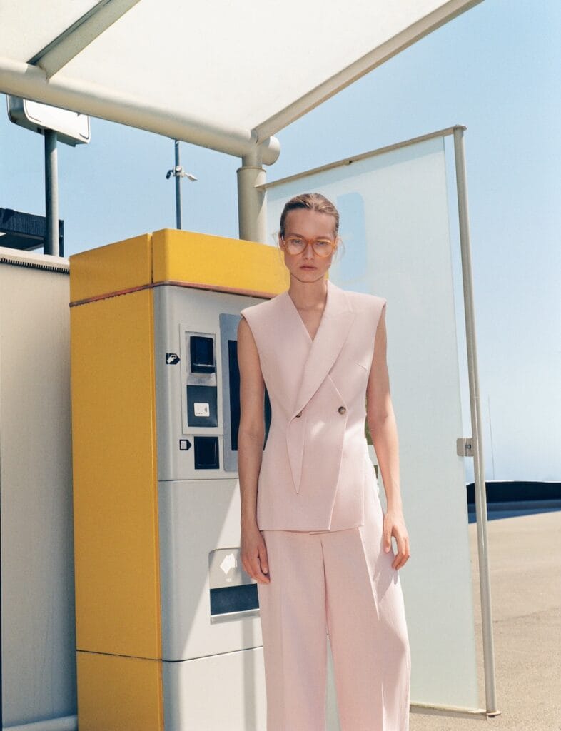 Костюми з прохолодного льону та невагомі фактури: літня капсула L’eskizzo