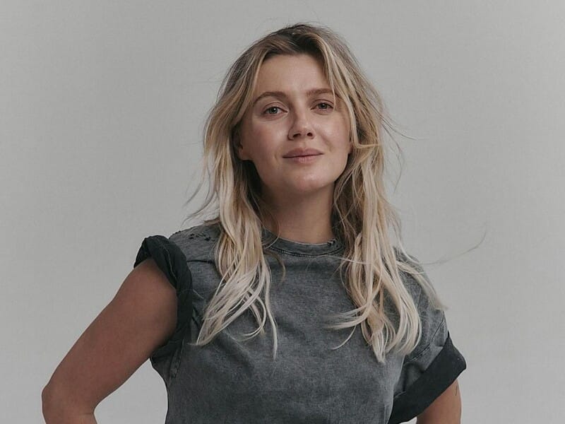 Kola відповіла на запитання ексчоловіка Камілії Захура, чи потрапила вона в шоу-бізнес через ліжко Kola відповіла на запитання ексчоловіка Камілії Захура, чи потрапила вона в шоу-бізнес через ліжко