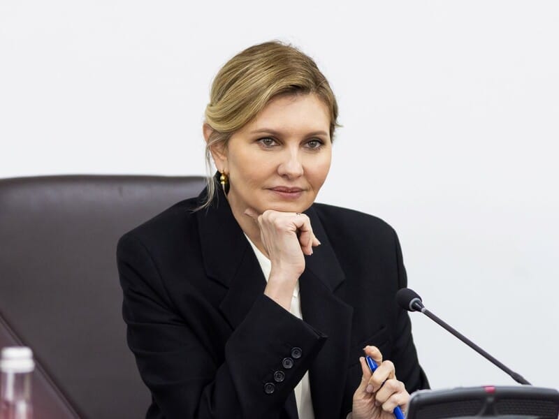 "Мені іноді потрібно спуститися на дно, щоб відштовхнутися". Зеленська розповіла, чому плаче вночі