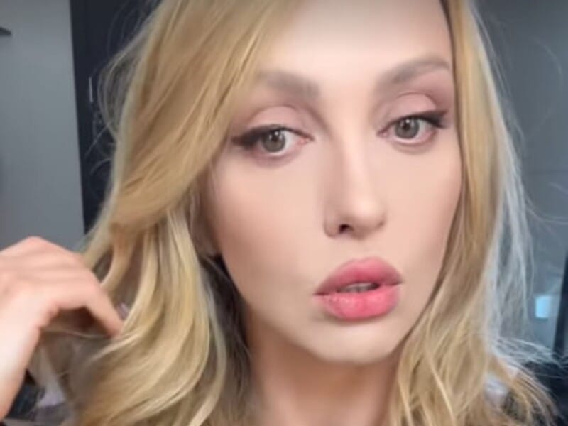 "Вони повинні бути молоденькі". Полякова розповіла, яка частина тіла, крім обличчя, шиї й декольте, видає вік