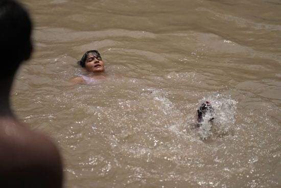 Спека у світі б'є рекорди: люди гинуть на вулицях, вибухають снаряди на складах