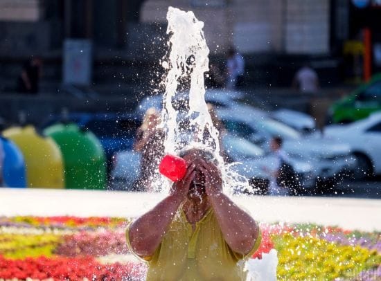 На Україну насувається сильна спека: синоптикиня назвала дати