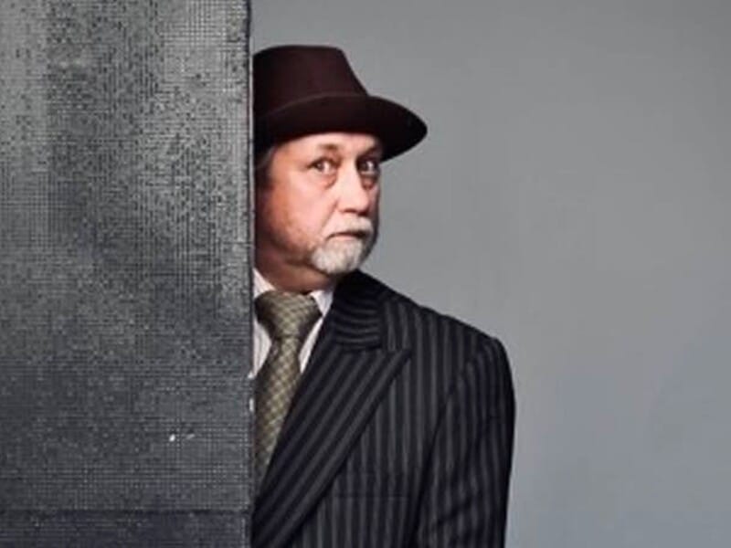 "Сім хвилин у черзі на дивані. Рекомендую". 53-річний відомий режисер розповів, як оновив свої дані у ТЦК