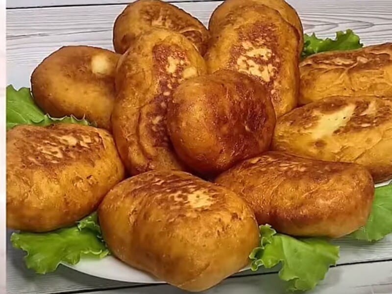 "Це один із найкращих рецептів". Смачні ліниві пиріжки без начинки з картопляного тіста