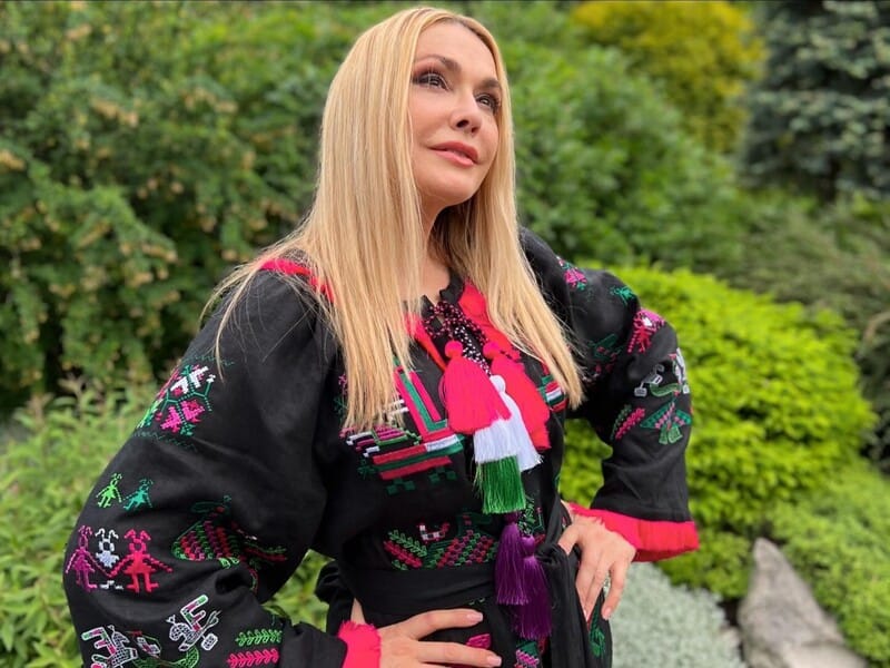 "Моя рідненька". Сумська показала відео за участю своєї старшої дочки Паперної, яка проживає в Росії "Моя рідненька". Сумська показала відео за участю своєї старшої дочки Паперної, яка проживає в Росії