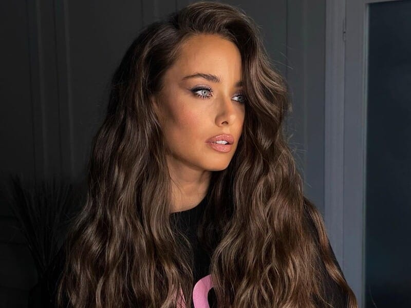 Стало відомо, куди Мішина виїхала з України разом зі своїм сином