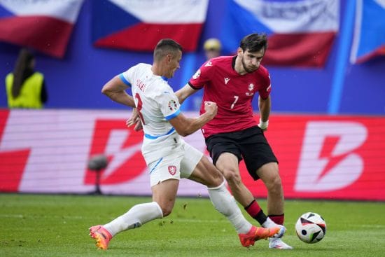 Збірна Грузії завоювала історичне очко на Євро, зігравши внічию проти Чехії (відео)