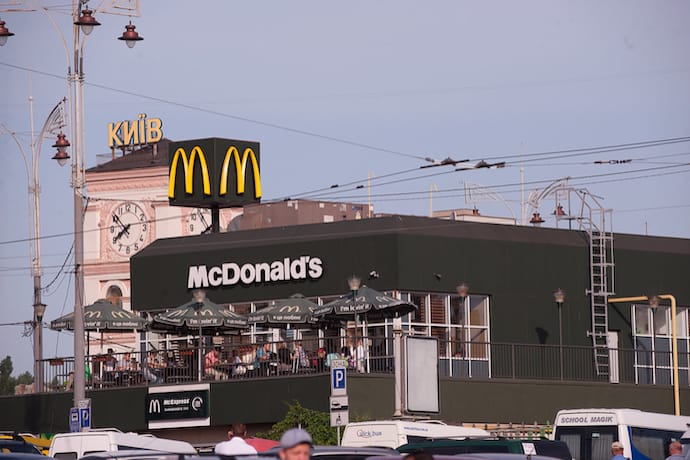 McDonald’s на Центральному вокзалі у Києві зачиняють на реконструкцію