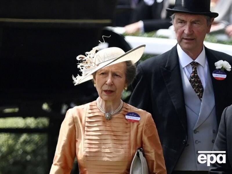 Чоловік принцеси Анни, яку шпиталізували зі струсом мозку, розповів про її стан Чоловік принцеси Анни, яку шпиталізували зі струсом мозку, розповів про її стан