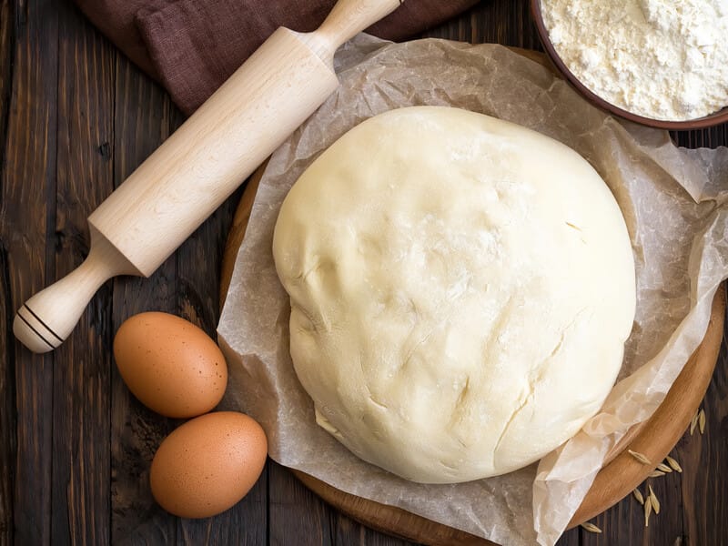 Як швидко приготувати дріжджове тісто для пиріжків. Лайфхаки від Клопотенка